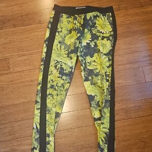 Michael Kors Floral Yellow and Black Capris Sz 4